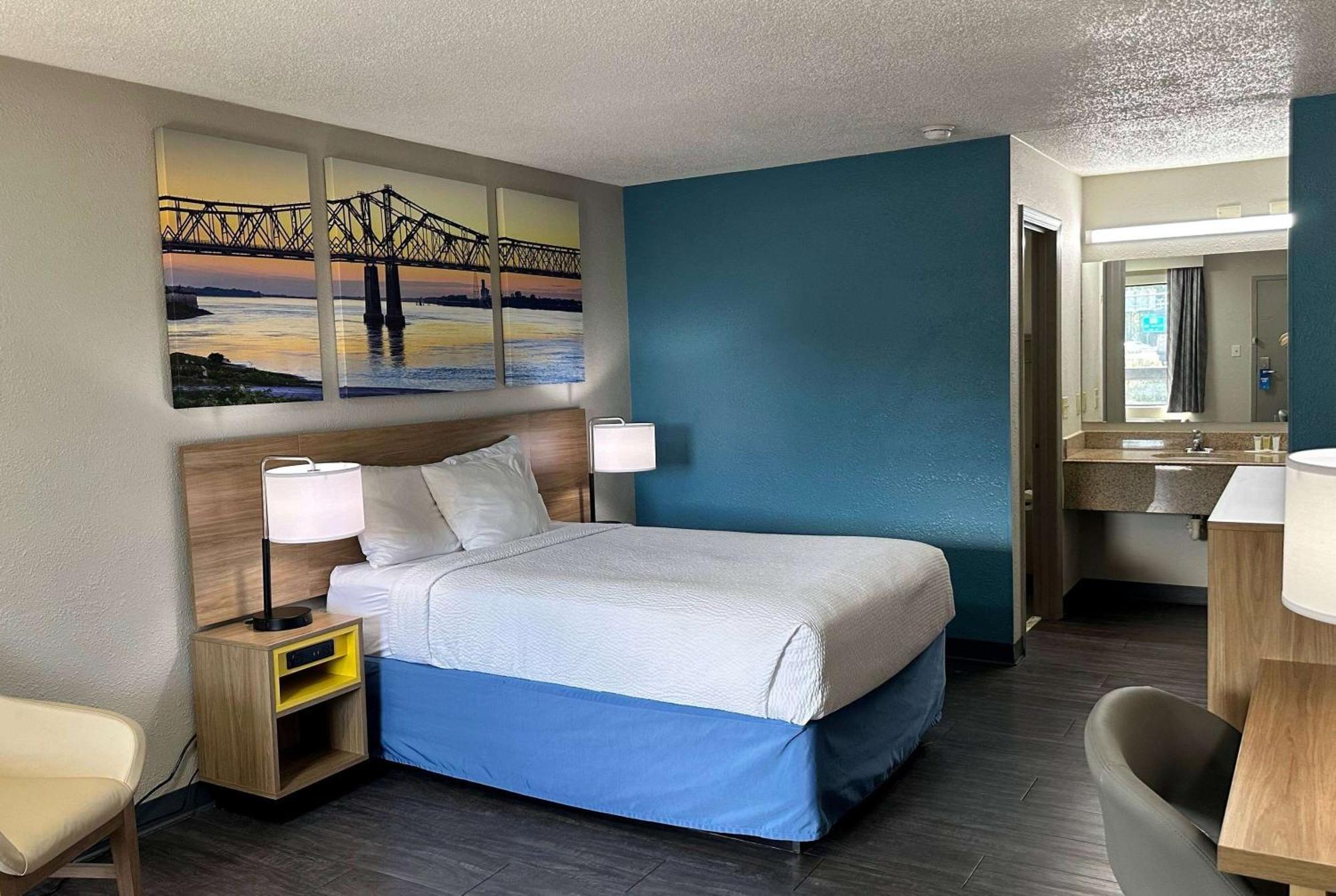 Days Inn By Wyndham Columbia Ne Fort Jackson Bagian luar foto